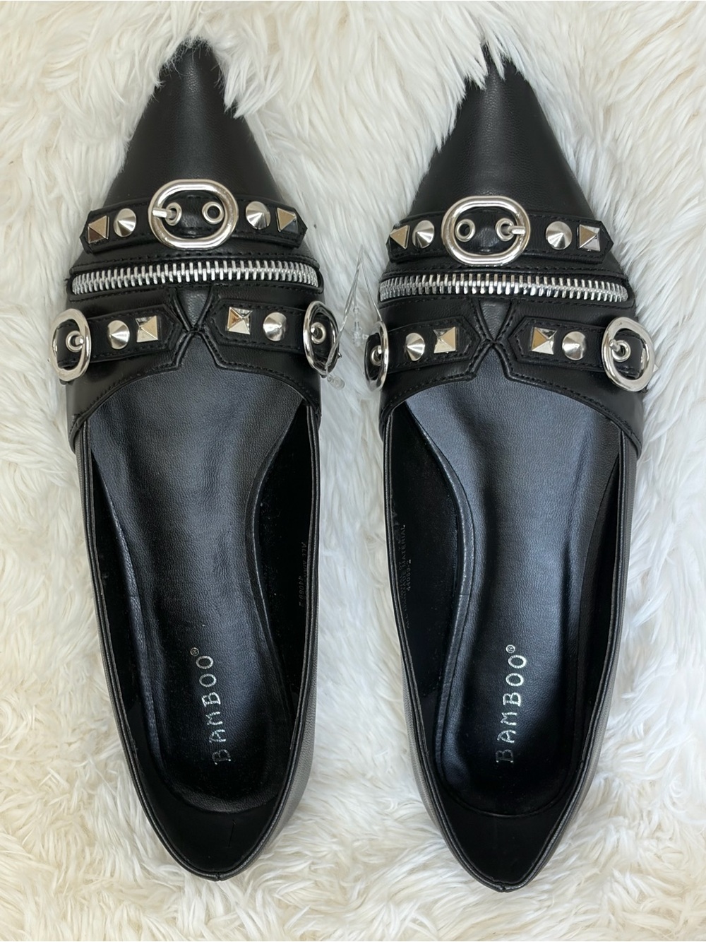 BAMBOO Black Pointed-Toe Studded Punk-style Flats